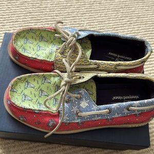 Sperry/Vineyard Vines unisex size 2 boat shoe